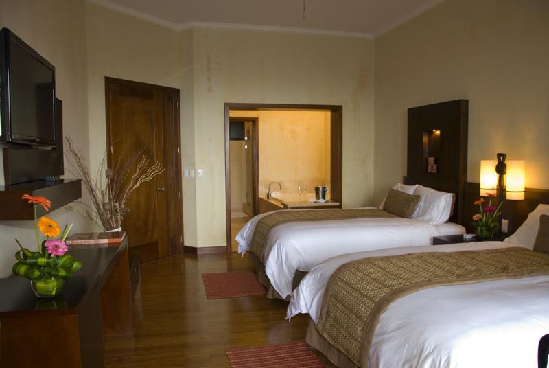 Hotel La Reunion Golf Resort And Residences Antigua Exterior foto
